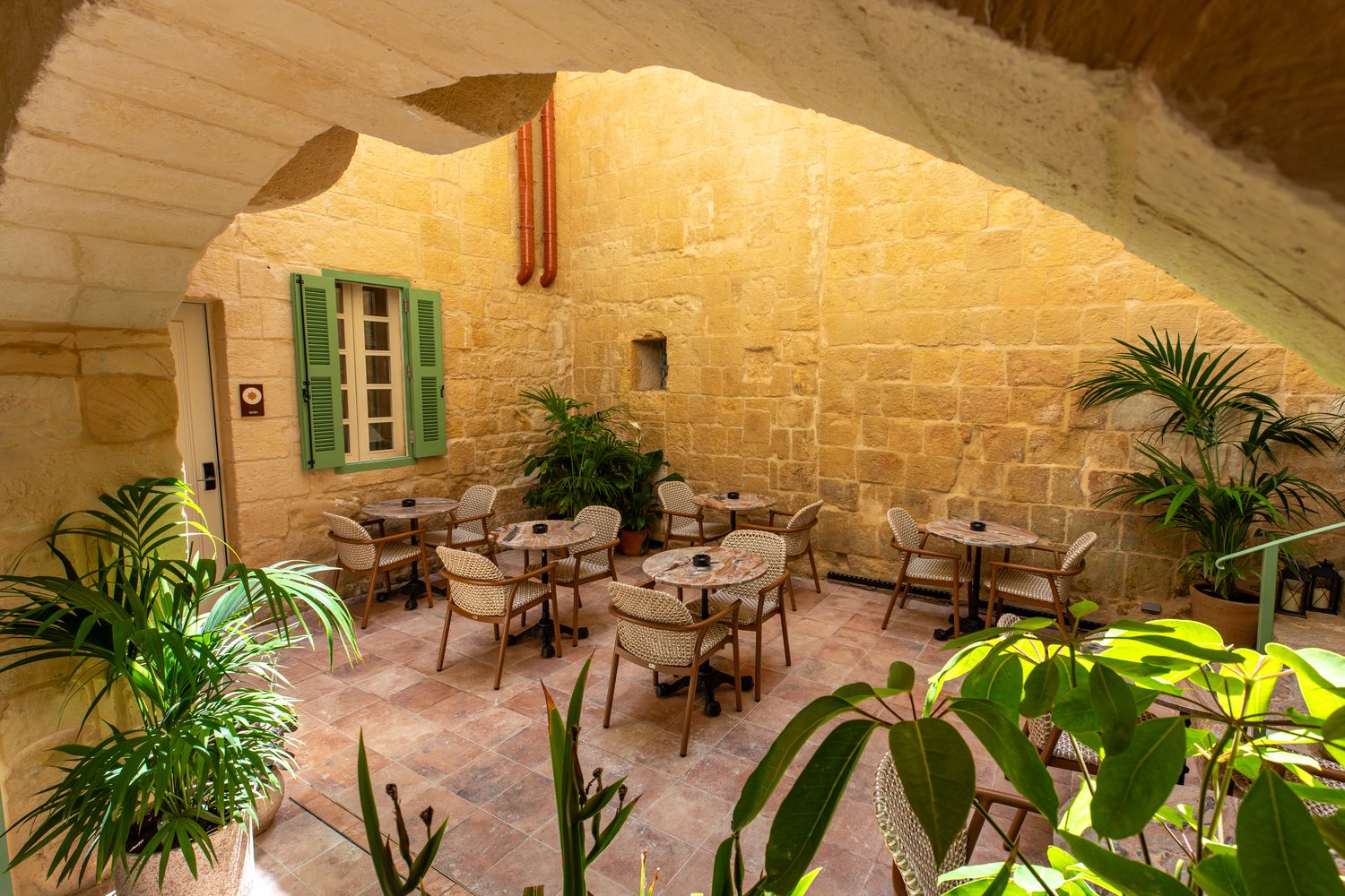 The Vincent courtyard atmosphere