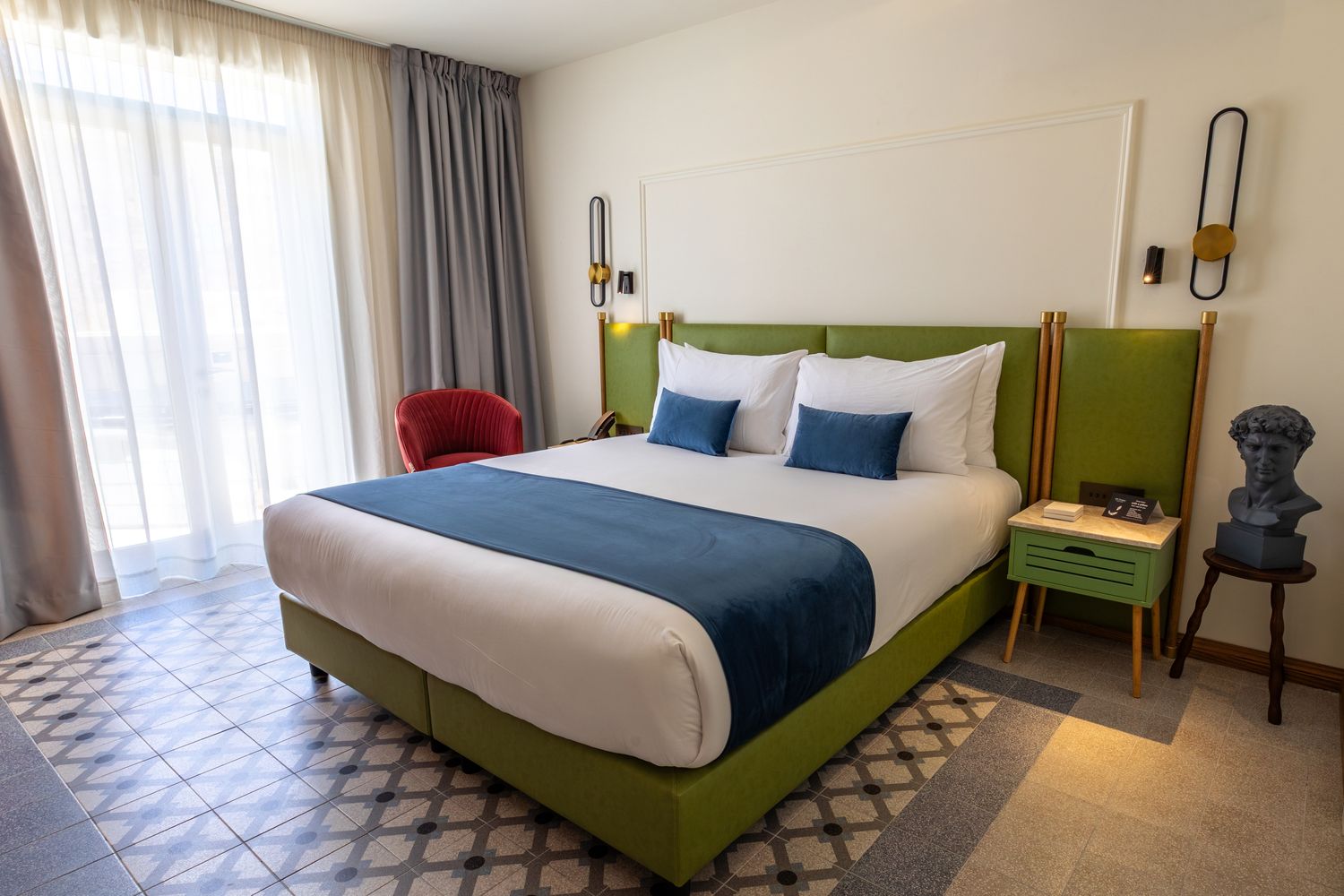 Bronzaro room