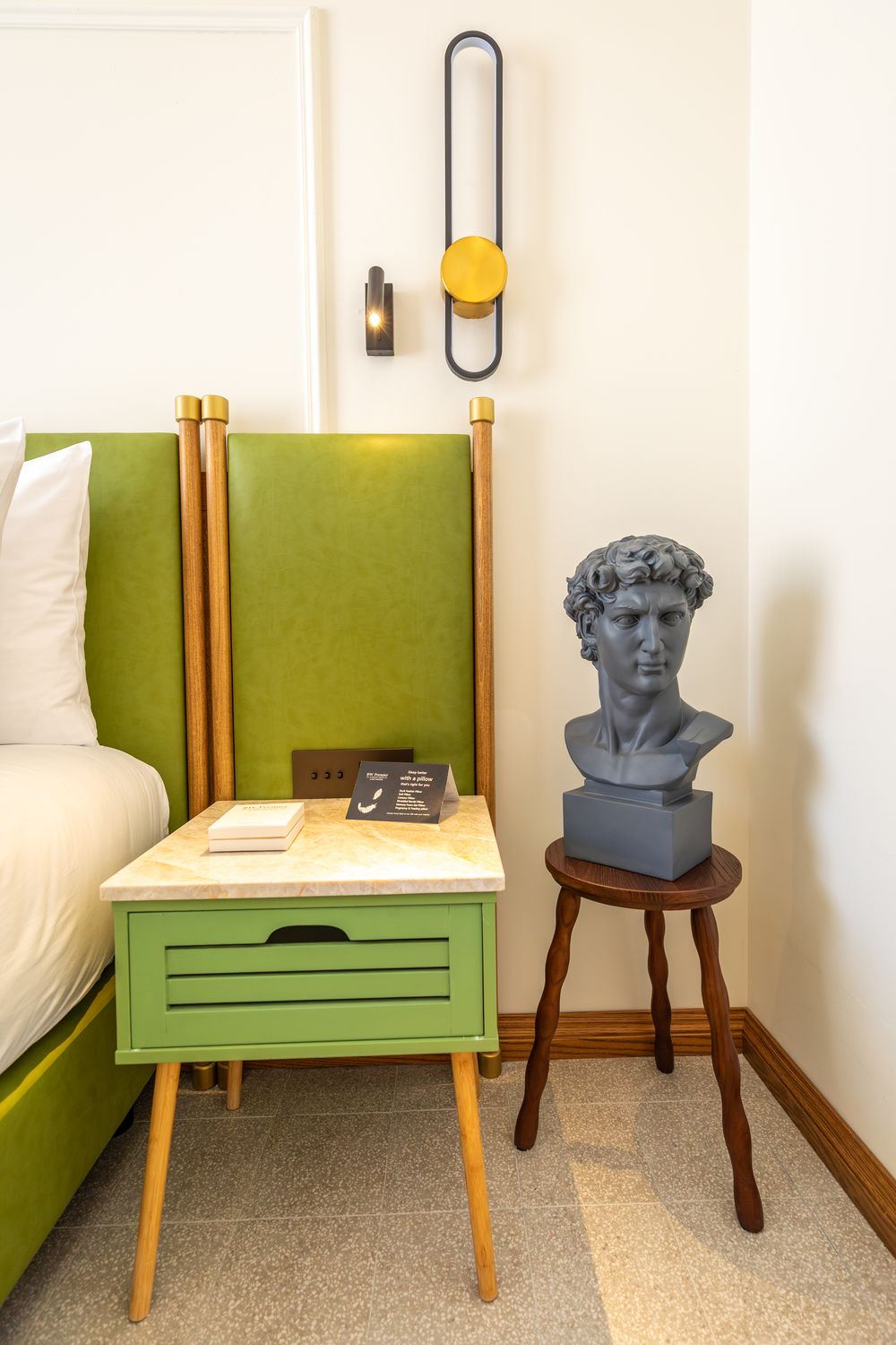 Bronzaro room