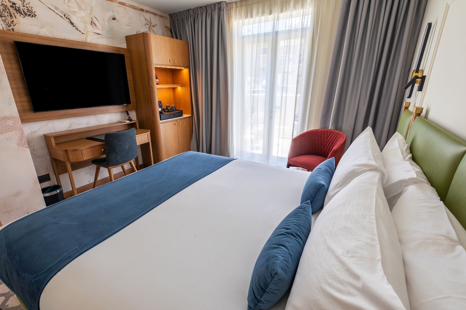 Bronzaro room