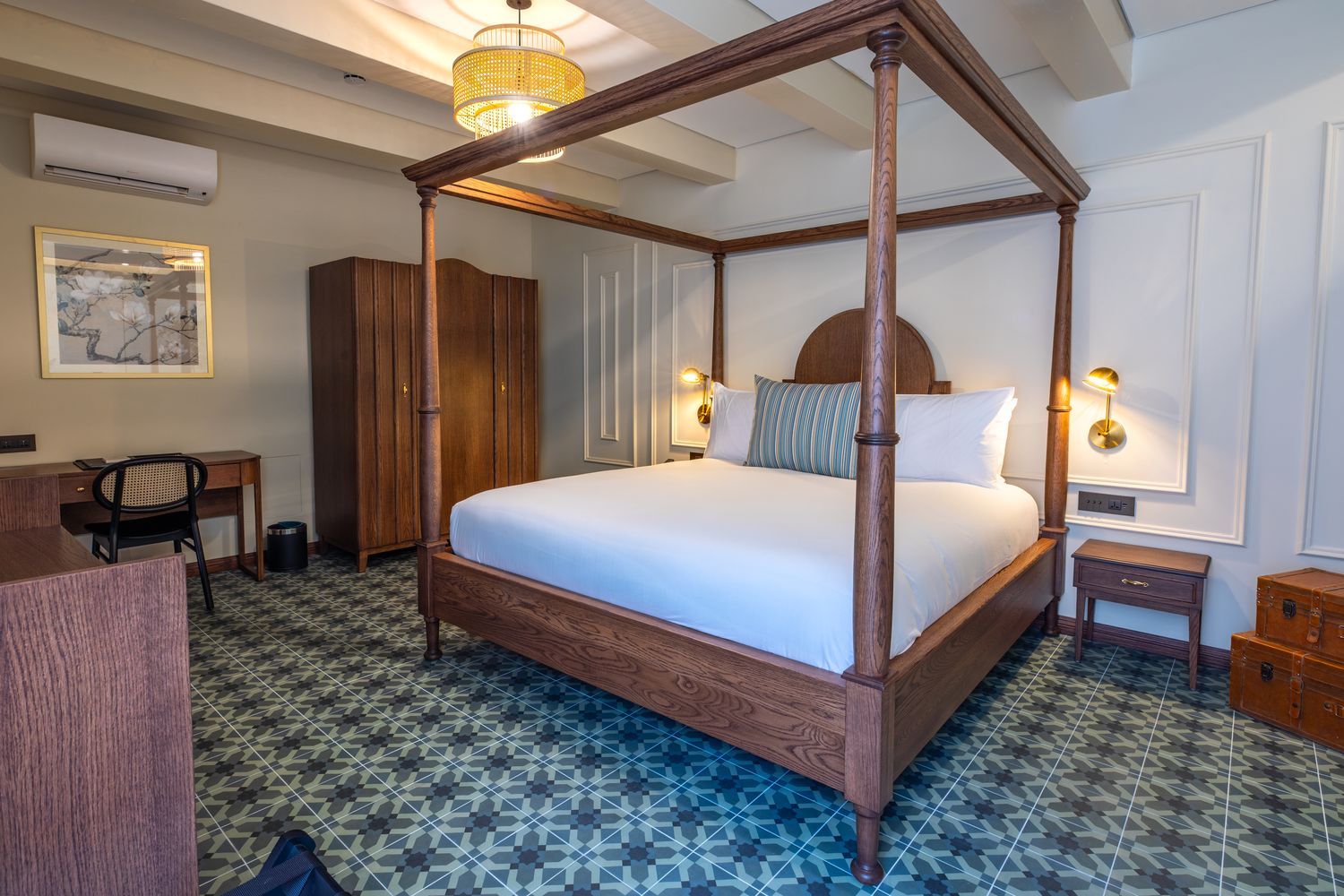 Colonia room