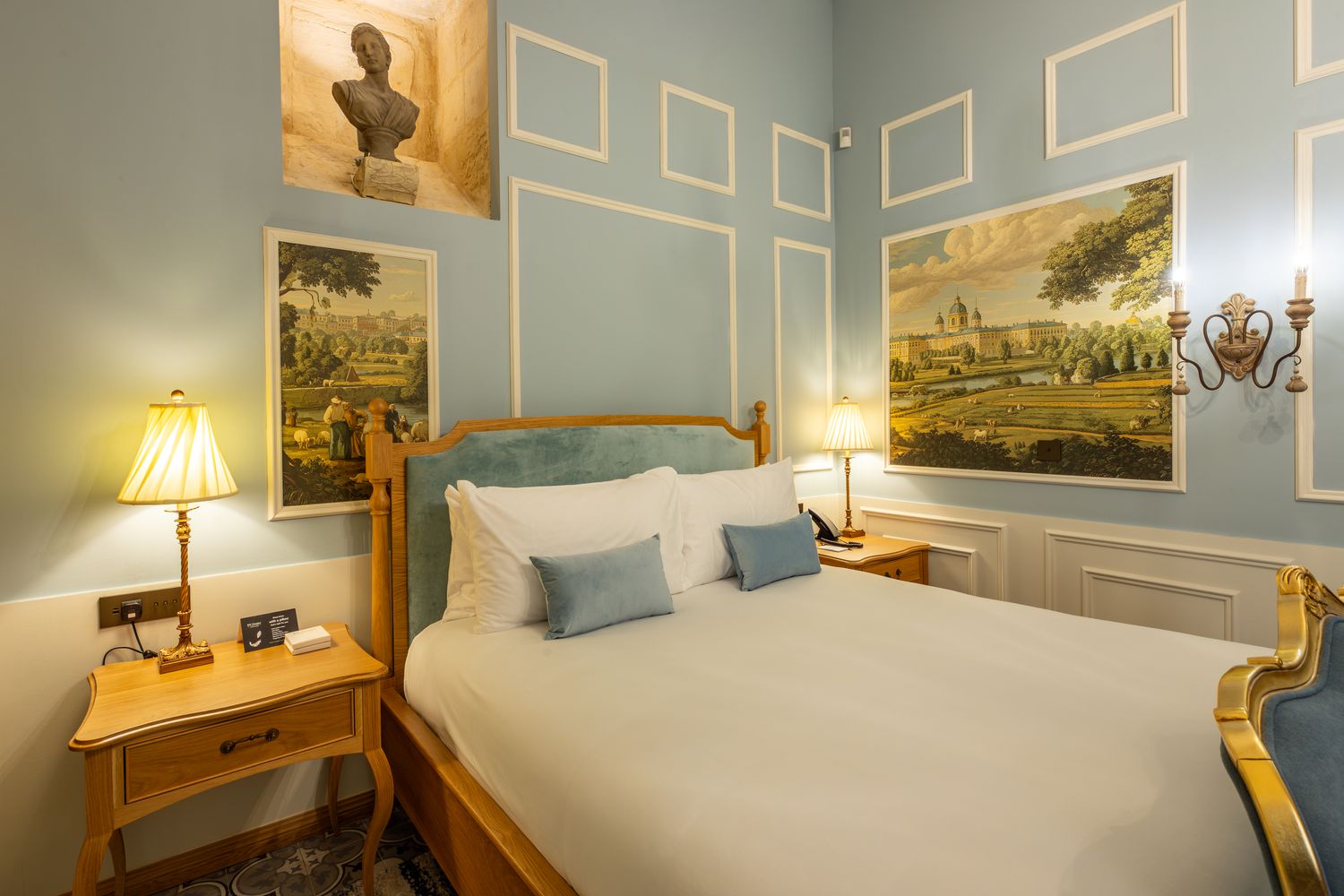 Napoleone room at The Vincent