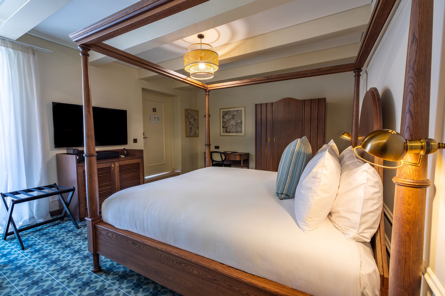 Nautica room