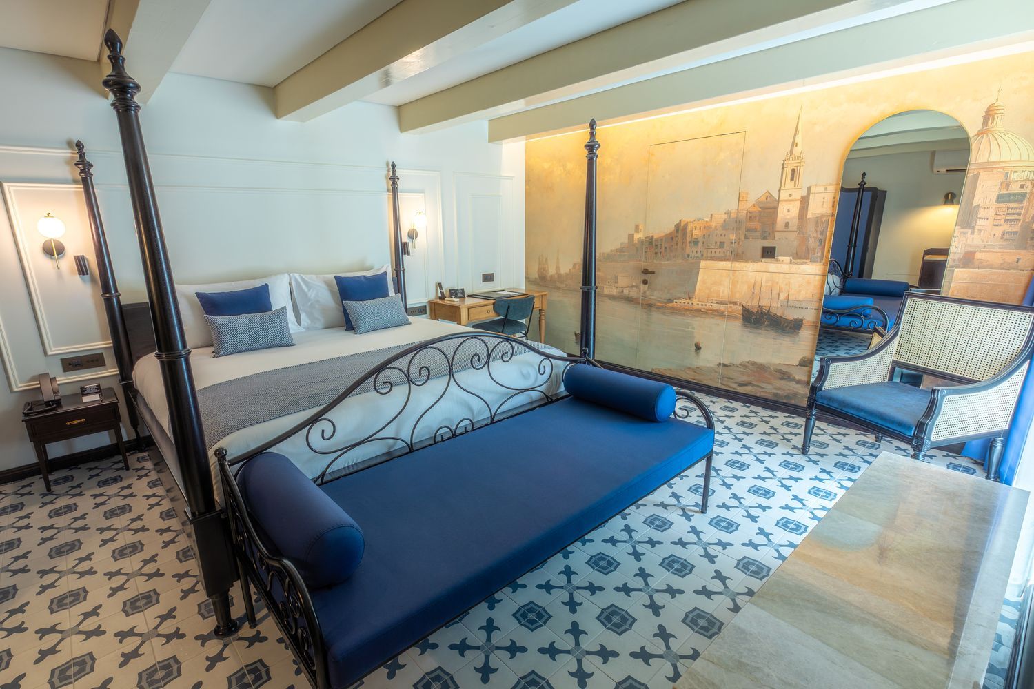 Nautica room detail