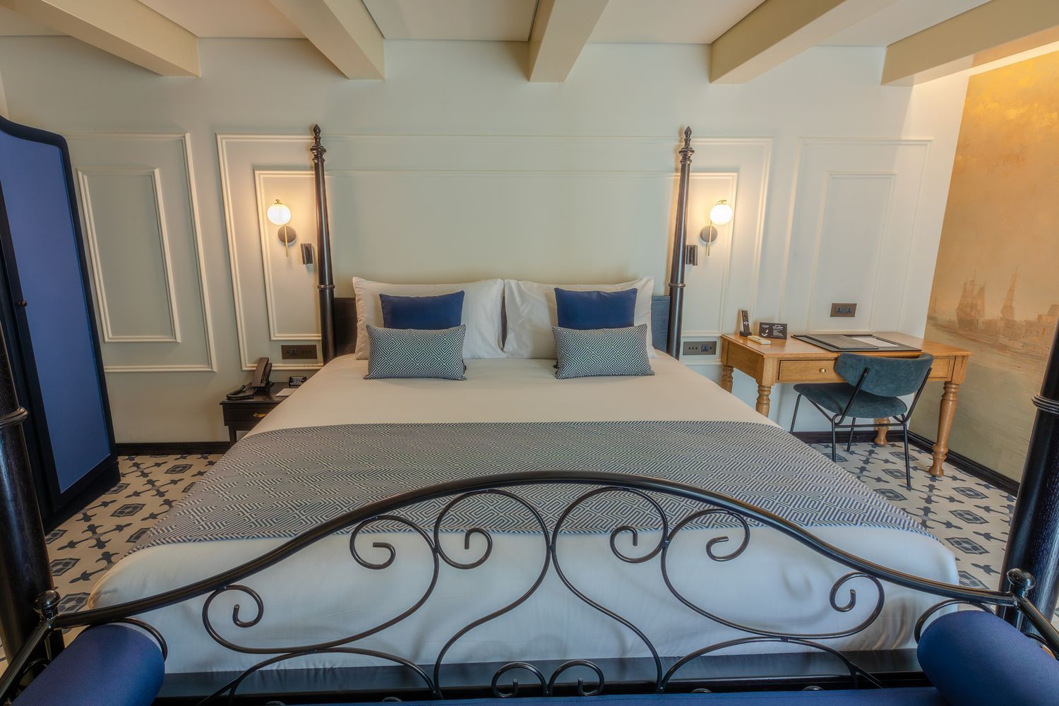 Nautica room