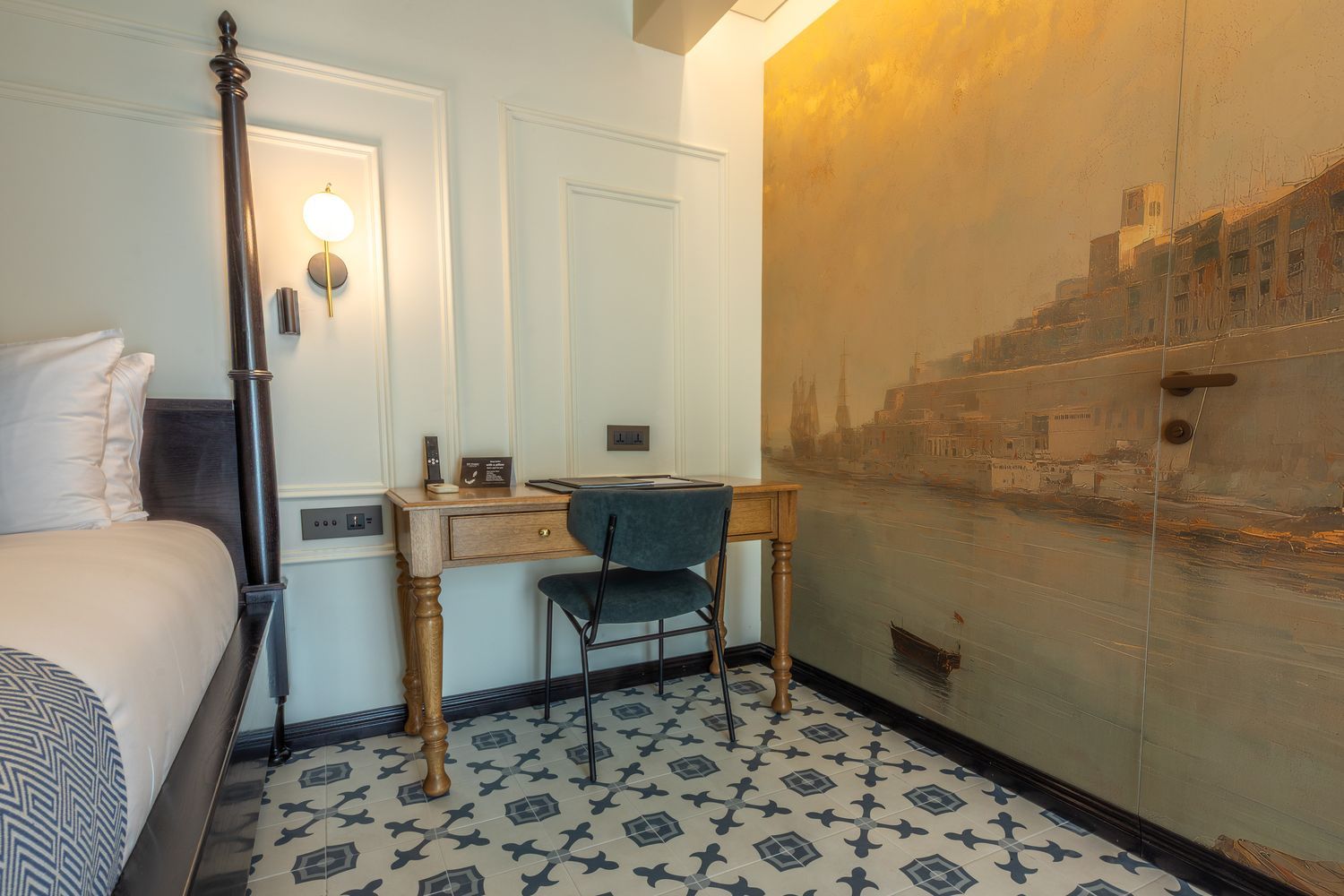 Nautica room