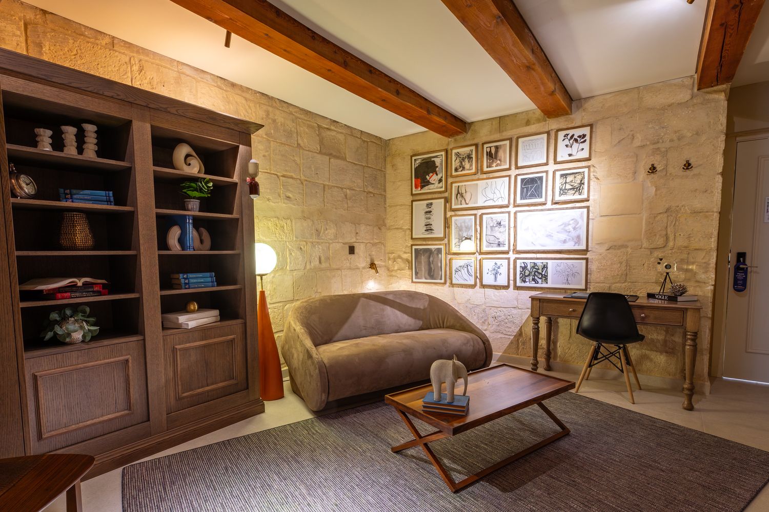 Artista room
