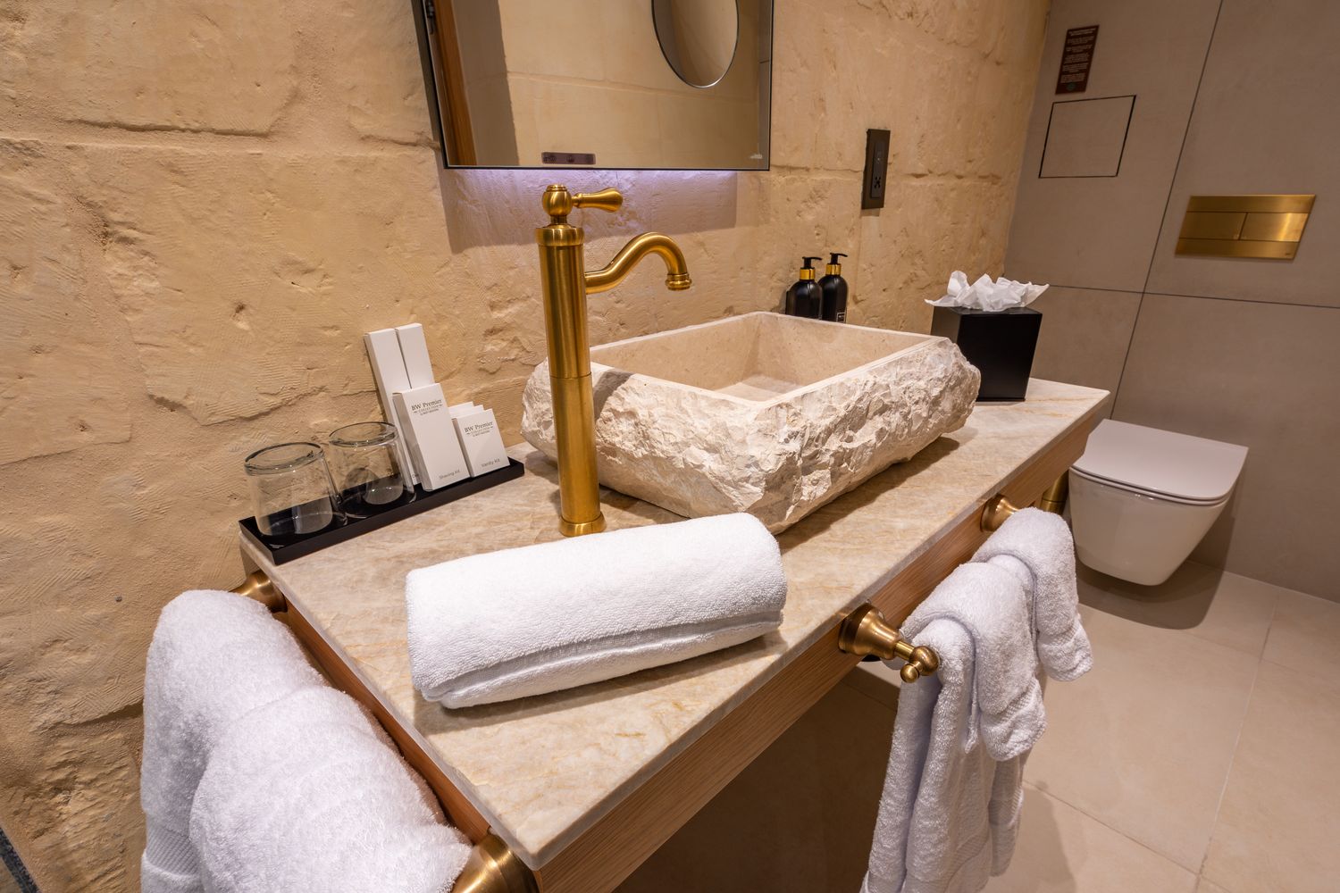 Neolitica room