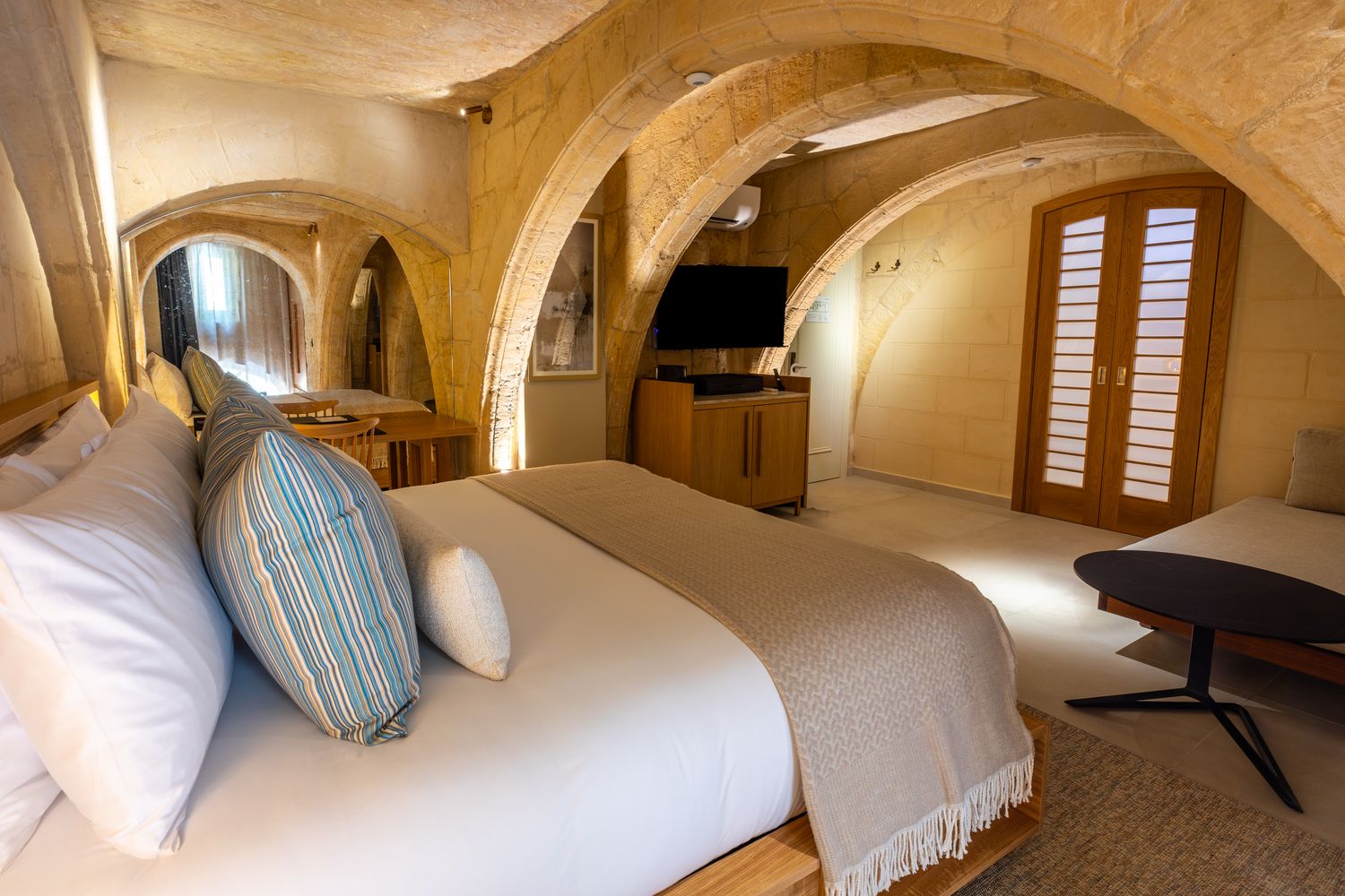 Neolitica room